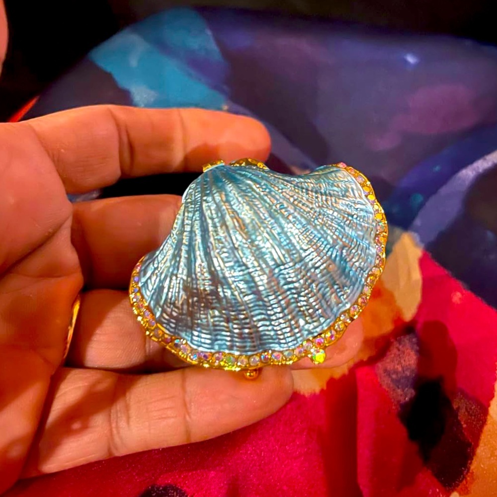 Seashell Crystal Jewelry Box - Picture 8 of 8